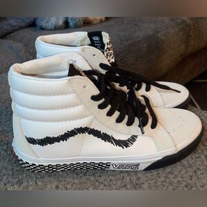 6Y Vans skateboard shoes